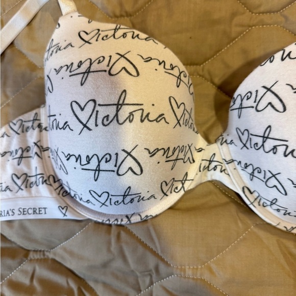 Victoria's Secret 36DD Heart Script T-shirt Demi Bra Logo Multi-way Underwire - Picture 5 of 13